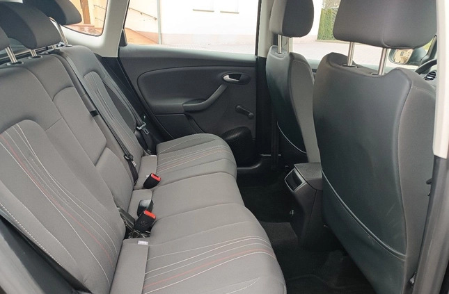 Seat Altea XL cena 23900 przebieg: 213000, rok produkcji 2011 z Góra małe 529